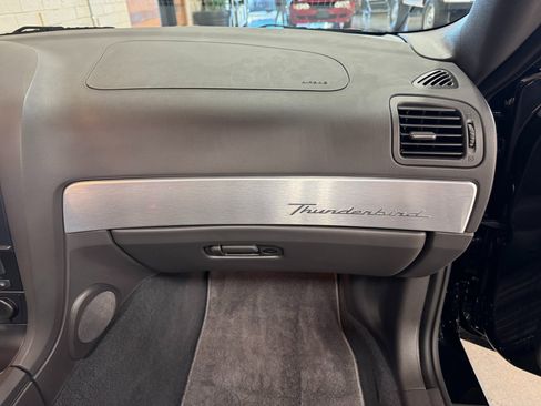 Used 2002 Ford Thunderbird image 34