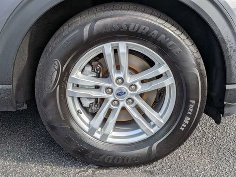 Used 2023 Ford Explorer XLT w/ Equipment Group 202A AWD/4WD image 12