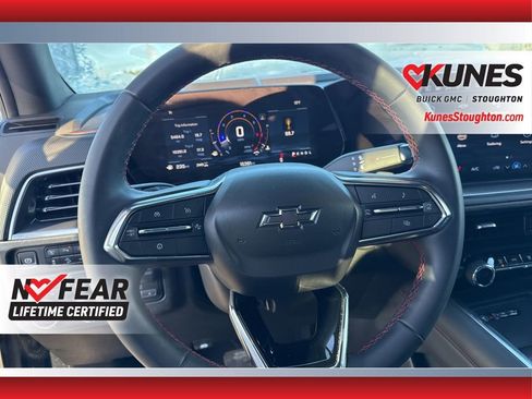 Used 2025 Chevrolet Suburban RST image 9