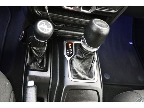 Used 2021 Jeep Wrangler Unlimited Islander image 28