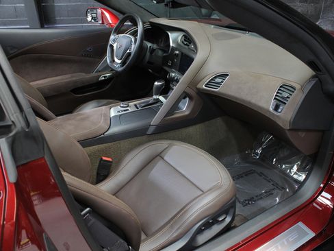 Used 2016 Chevrolet Corvette Z06 w/ 3LZ Preferred Equipment Group image 38