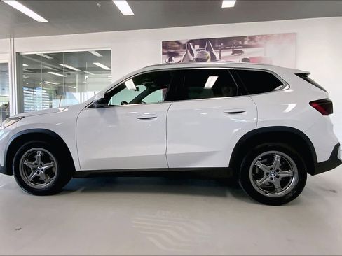 Used 2023 BMW X1 xDrive28i w/ Convenience Package AWD/4WD image 3