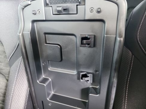 Used 2022 Nissan Pathfinder SV image 34