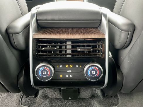 Certified 2025 Land Rover Range Rover SE image 26