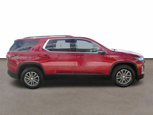 Used 2023 Chevrolet Traverse LT image 6