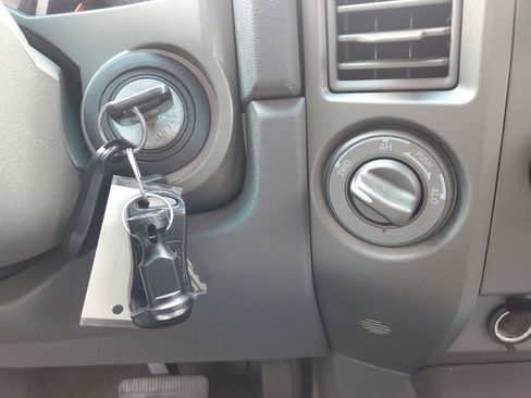 Used 2006 Nissan Titan SE image 23