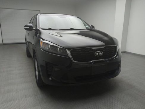 Used 2019 Kia Sorento LX image 14