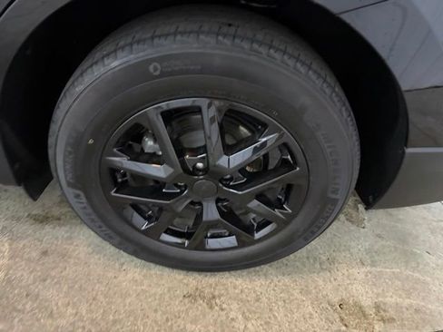 Used 2022 Chevrolet Equinox LS w/ LS Convenience Package FWD image 9