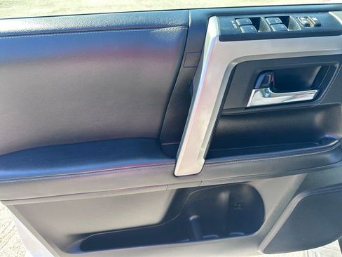 Used 2020 Toyota 4Runner SR5 Premium AWD/4WD image 9
