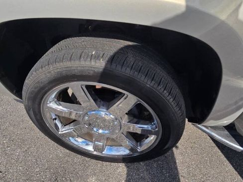 Used 2009 Cadillac Escalade ESV AWD image 49