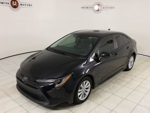 Used 2023 Toyota Corolla LE image 34