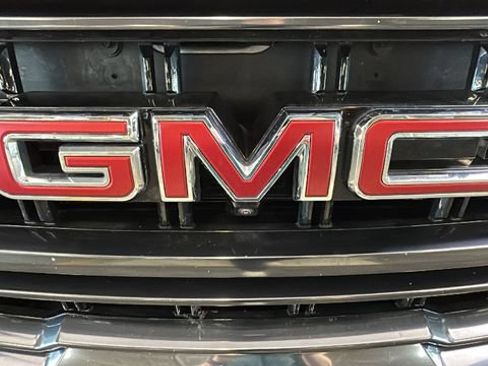 Used 2024 GMC Yukon XL AT4 w/ Technology Package AWD/4WD image 8