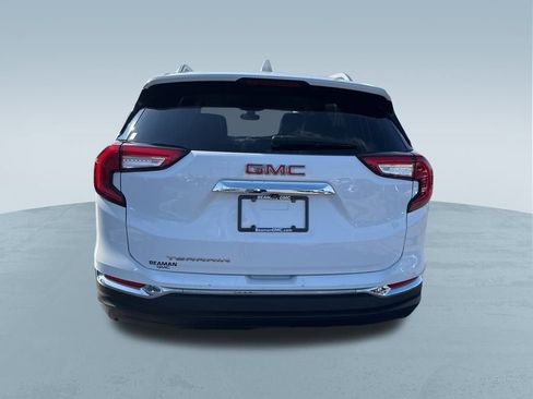 Used 2024 GMC Terrain SLT image 7