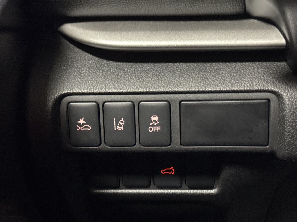 Used 2025 Mitsubishi Eclipse Cross AWD image 19