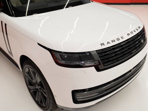 Used 2023 Land Rover Range Rover SE AWD/4WD image 8