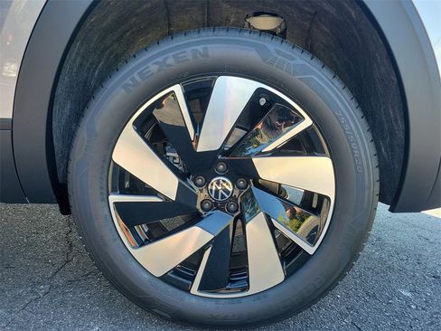 New 2026 Volkswagen Atlas Cross Sport SE image 5