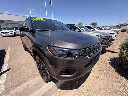 Used 2024 Jeep Compass Trailhawk AWD/4WD image 3