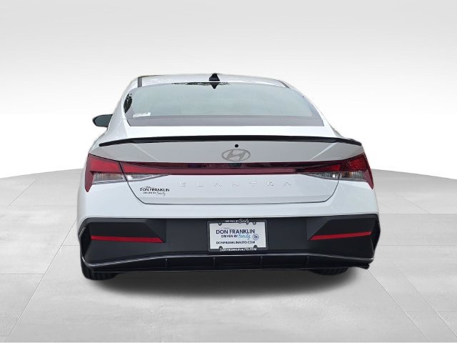 New 2026 Hyundai Elantra SEL Sport FWD image 4