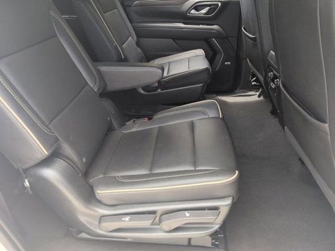 Used 2023 Chevrolet Suburban Premier AWD/4WD image 30