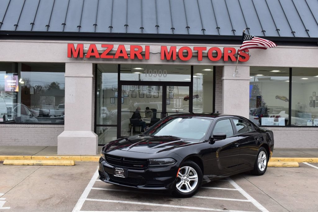 Used 2023 Dodge Charger SXT RWD image 2