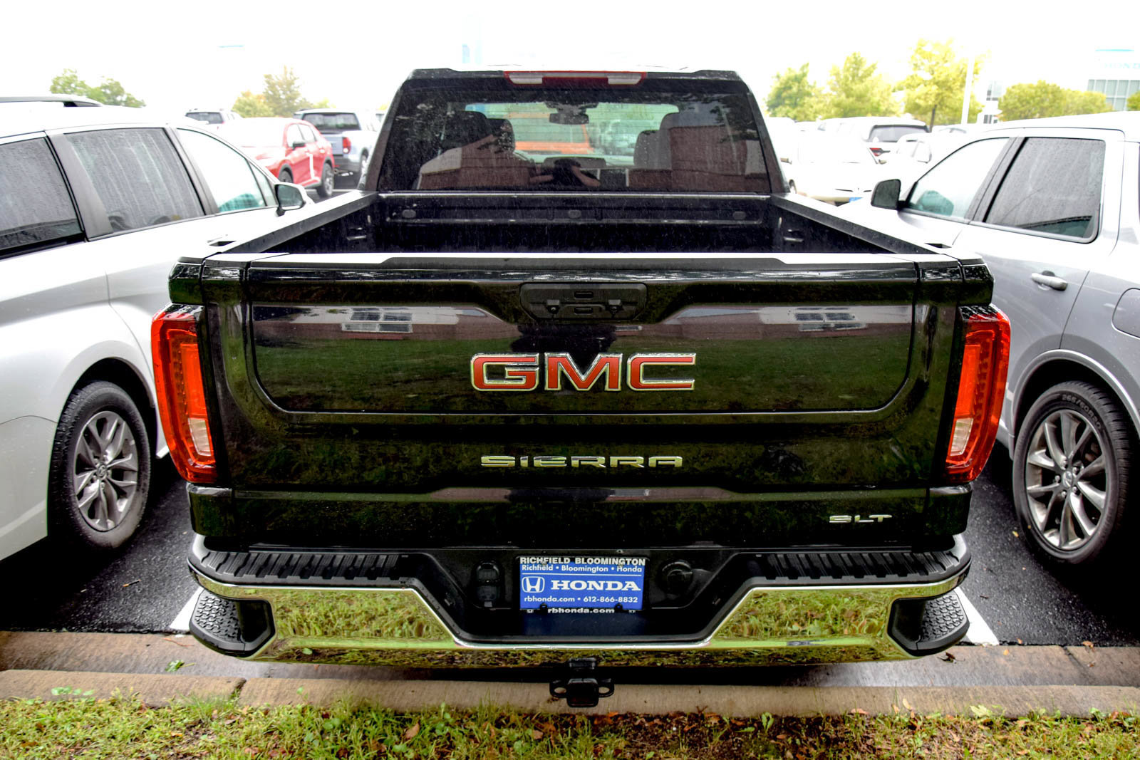 Used 2025 GMC Sierra 1500 SLT AWD/4WD image 5