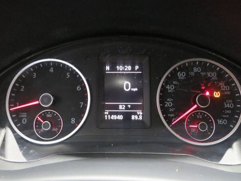 Used 2015 Volkswagen Tiguan SE FWD image 13