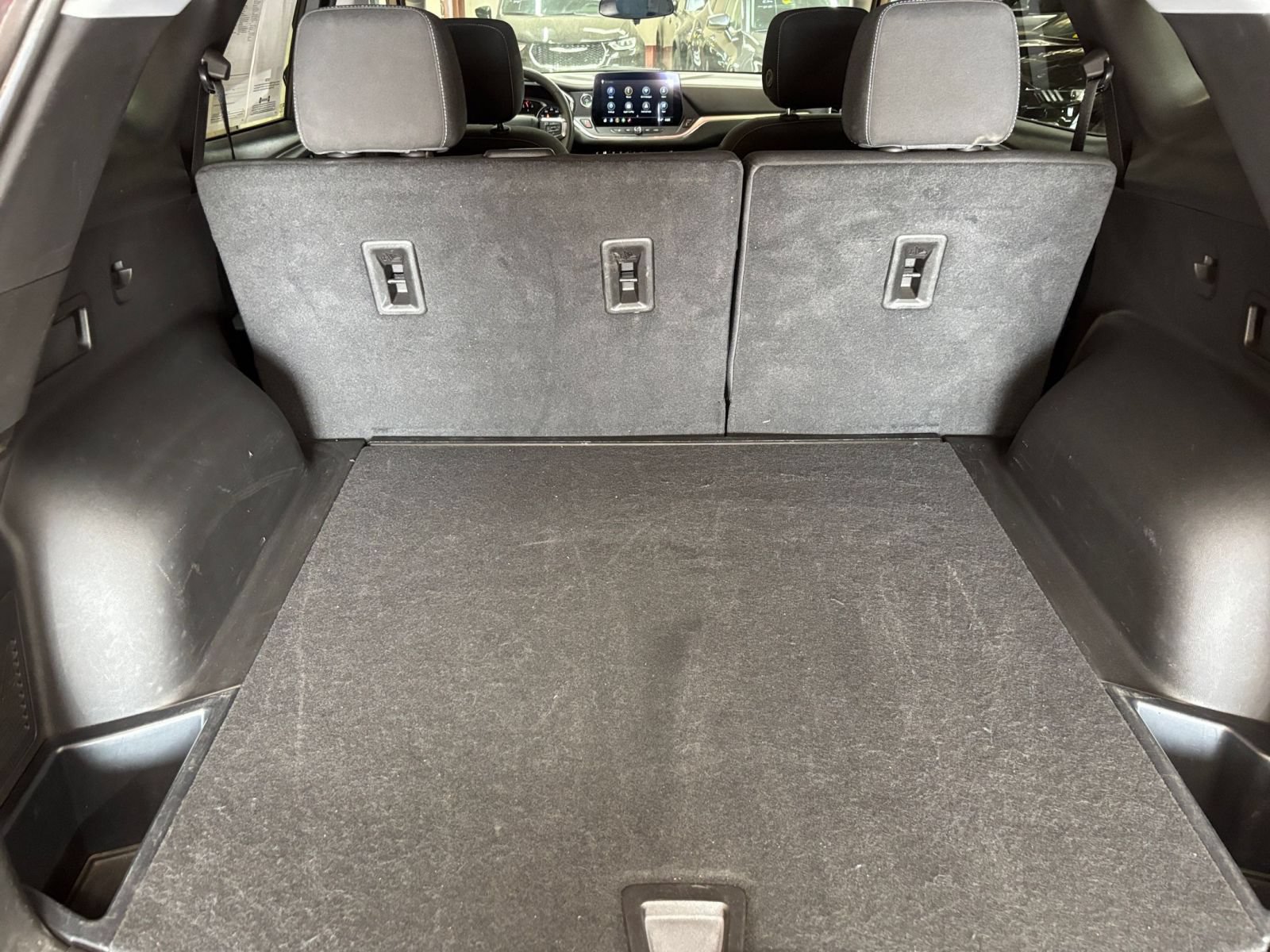 Used 2025 Chevrolet Blazer LT FWD image 31