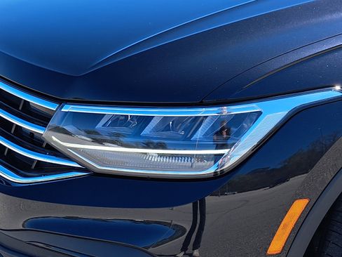 Used 2024 Volkswagen Tiguan SE image 28