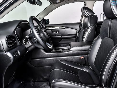 Used 2025 Honda Pilot Elite image 17