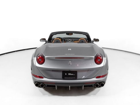 Used 2016 Ferrari California T RWD image 6