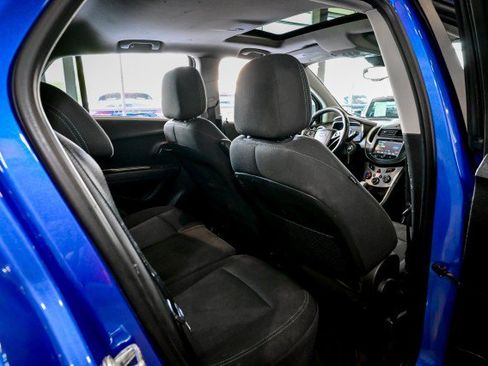 Used 2015 Chevrolet Trax LT w/ LT Sun and Sound Package AWD/4WD image 21