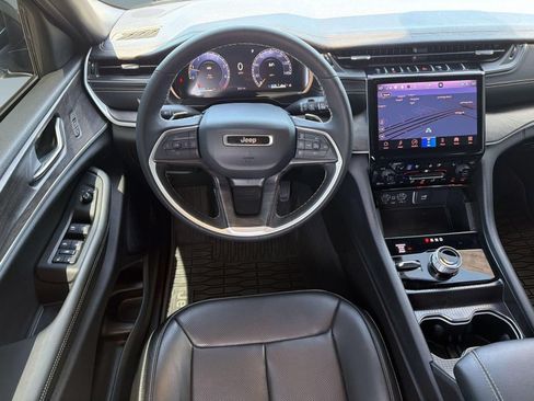 Certified 2025 Jeep Grand Cherokee L Limited w/ Luxury Tech Group II AWD/4WD image 29