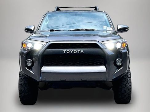 Used 2019 Toyota 4Runner SR5 Premium RWD image 3