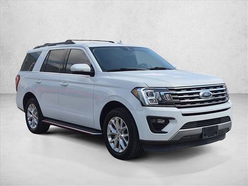 Used 2021 Ford Expedition XLT RWD image 3