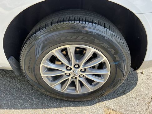 Used 2024 Buick Enclave Premium FWD image 17