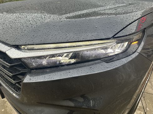 Used 2025 Honda CR-V LX image 5