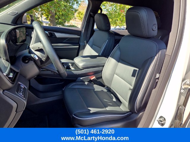 Used 2025 Buick Enclave Preferred FWD image 9