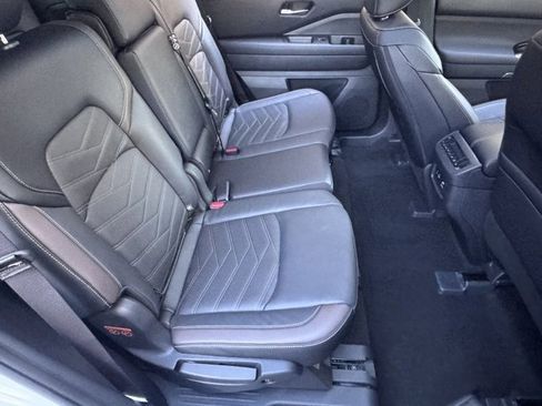 Used 2024 Nissan Pathfinder Platinum w/ Cargo Package image 12