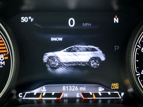 Used 2019 Jeep Cherokee Trailhawk image 81