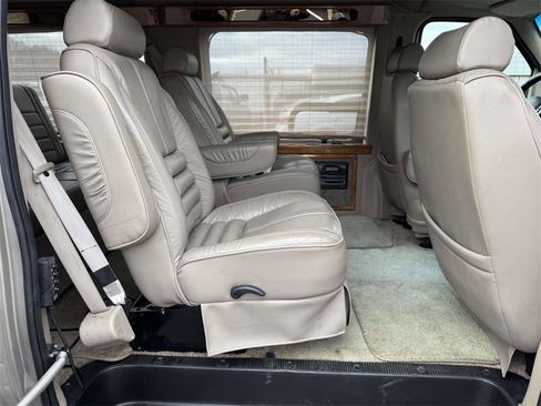 Used 2002 Ford E-150 and Econoline 150 image 14