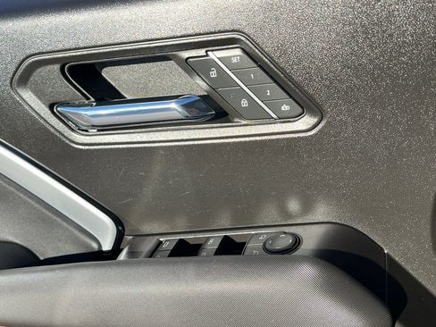 Used 2023 Chevrolet Colorado Z71 w/ Z71 Convenience Package 2 image 16