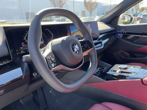 Certified 2025 BMW 530i xDrive w/ Premium Package image 16