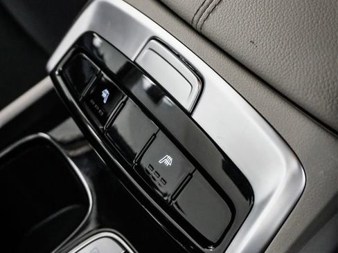 Used 2025 Toyota RAV4 XLE image 41