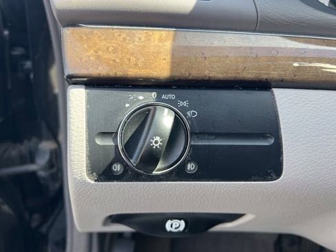 Used 2009 Mercedes-Benz E 350 4MATIC Sedan image 10