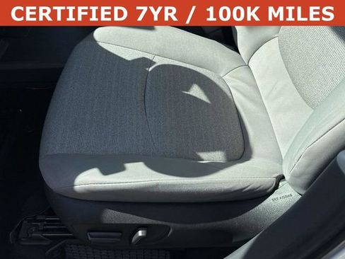 Used 2024 Toyota Sienna LE FWD image 17