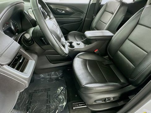 Used 2024 GMC Terrain SLT FWD image 9