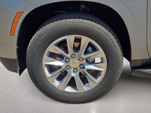 Used 2026 Chevrolet Tahoe Premier AWD/4WD image 11