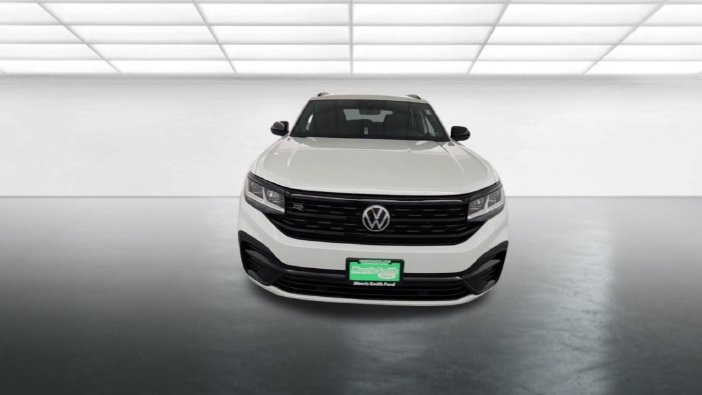 Used 2023 Volkswagen Atlas Cross Sport SEL R-Line AWD/4WD image 2