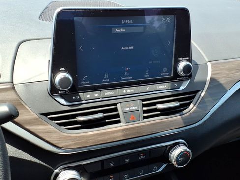 Used 2024 Nissan Altima 2.5 SV FWD image 22