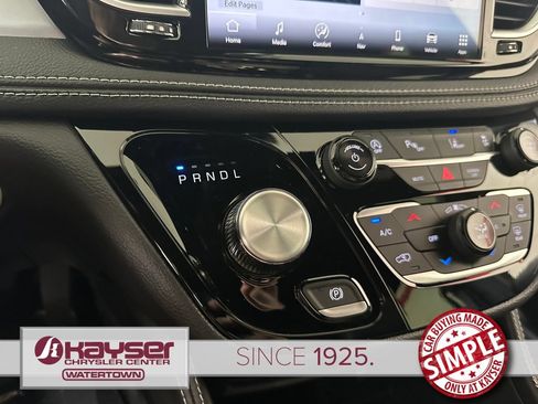 New 2026 Chrysler Pacifica Limited w/ S Appearance Package AWD/4WD image 30